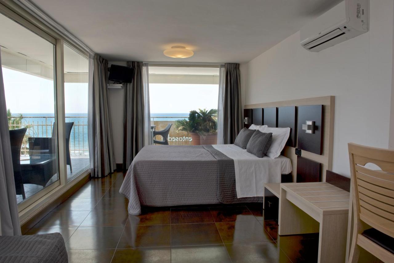 Hotel Ristorante Centosedici تيراتشينا المظهر الخارجي الصورة
