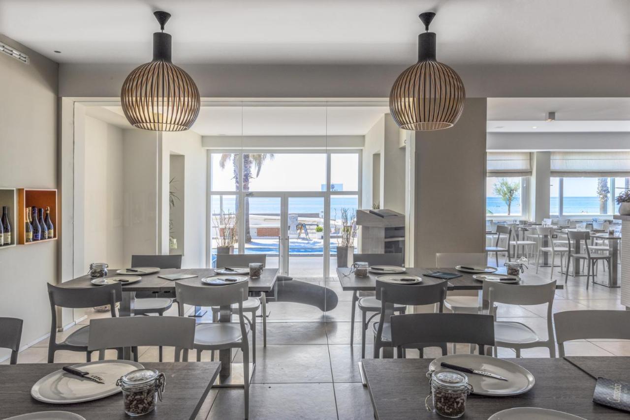 Hotel Ristorante Centosedici تيراتشينا المظهر الخارجي الصورة